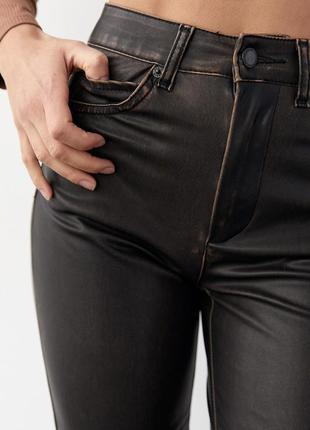 Штаны женские кожаные коричневые в винтажном стиле4 фото