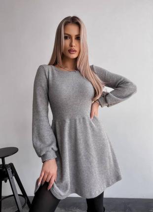 Сукня верх по фігурі