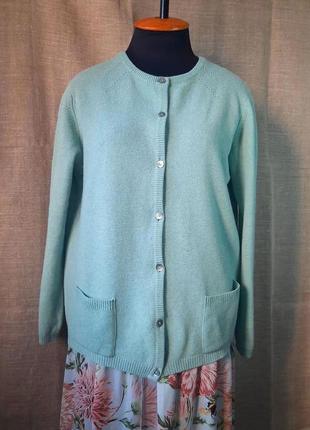 Жіноча кофта-кардиган з вовни м'ятного кольору з кишенями