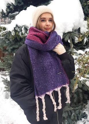Шарф яскравий та теплий