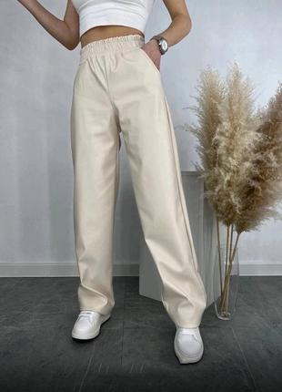 Новые женские брюки / штаны на весну эко-кожа на флисе