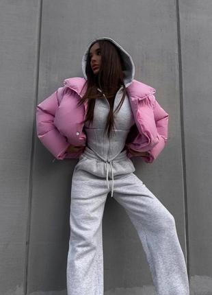 Женская розовая стильная трендовая зимняя качественная объемная куртка-трансформер🚀 со съемными рук7 фото
