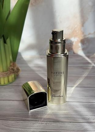 Тональна основа -флюїд guerlain parure gold fluid foundation.