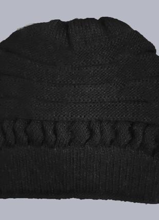 Зимова в'язана шапка в чорному кольорі no1