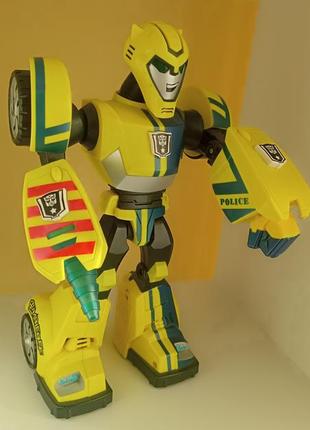 Робот  бамблби hasbro bumblebee transformers  полицейский