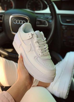 Жіночі кросівки!