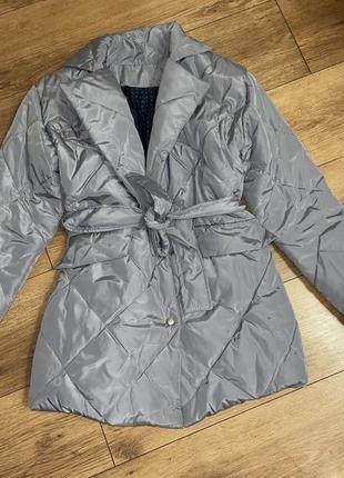 Роскошная куртка на завязках пуховик серебряный новый2 фото