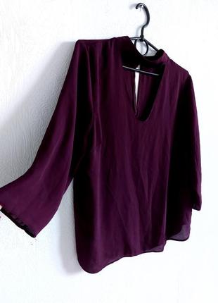 Милая шифоновая блуза с вырезом цвета марсала1 фото