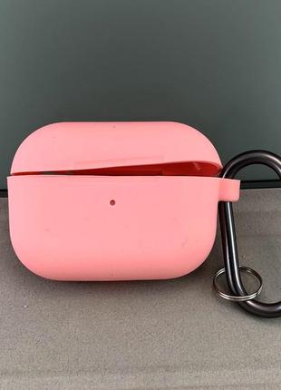 Чохол на airpods pro slim case рожевий силіконовий із карабіном
