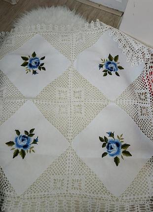 Красивая скатерть, салфетка на стол