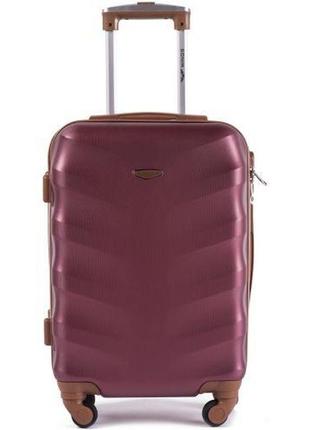 Маленький дорожный пластиковый чемодан на колесиках wings чемодан мини бордо размер xs чемодан на колесиках2 фото