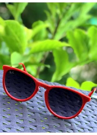 Солнцезащитные очки ray ban в бархатной оправе