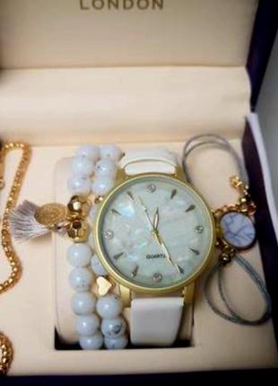 Шикарный подарочный набор часы (кожаный решок) + 4ре браслета