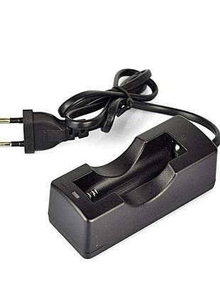 Зарядний пристрій на один акумулятор18650 220v