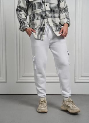 Мужские зимние штаны с карманами белые на флисе брюки карго теплые с начесом (b)