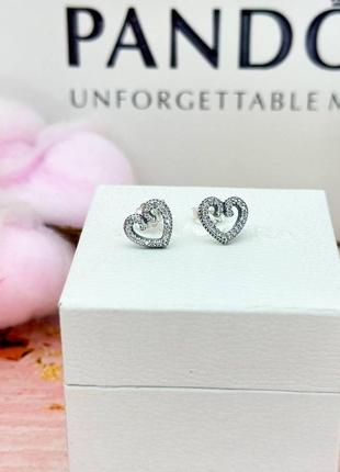 Серьги pandora "ажурные сердца" 297099cz из серебра