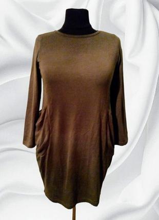 Трикотажное платье свободного кроя с карманами3 фото