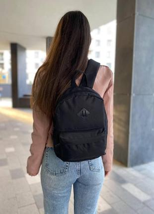 Небольшой женский рюкзак черный из ткани1 фото