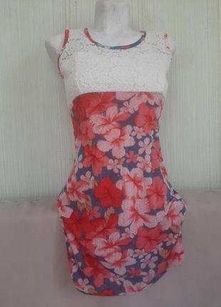 Сукня з вишивкою мереживом