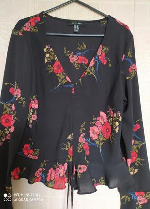 Блуза/топ в цветочный принт со шнуровкой3 фото