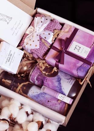 Красивый подарок на 8 марта для девушки, сестры или мамы