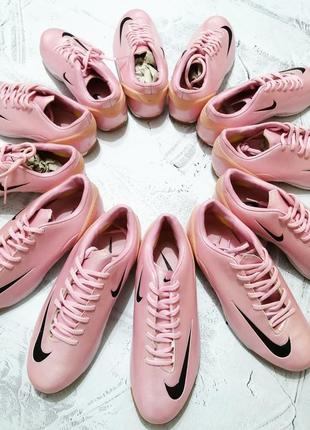 Рожеві жіночі кросівки для спорту nike4 фото