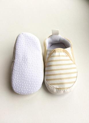 Мокасины, пинетки, первая обувь для малыша2 фото