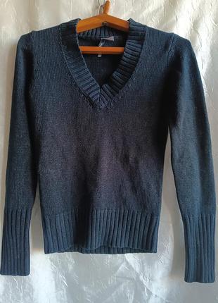 Распродажа женский девичий свитер, кофта средней плотности. 
 цвет черный. небольшой размер,б/в красивом состоянии