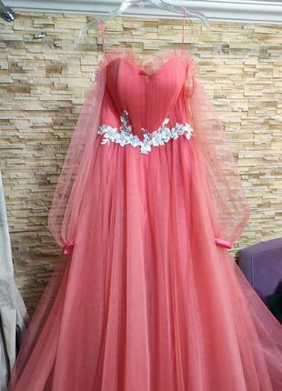 Вечернее платье кораллового цвета на корсете пышное с рукавами бохо -70%9 фото