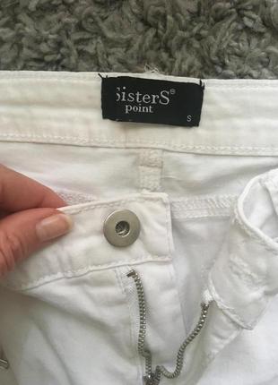 Белые джинсы скинни 27 с замочками5 фото