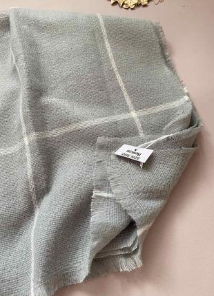 Теплый шарф серого цвета теплый платок