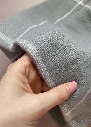 Теплый шарф серого цвета теплый платок