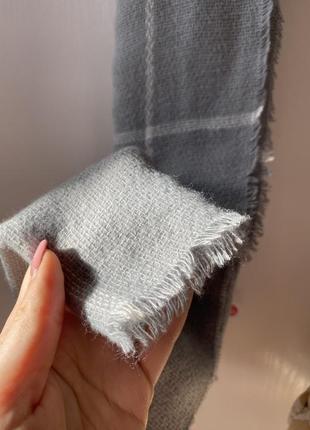 Теплый шарф серого цвета теплый платок