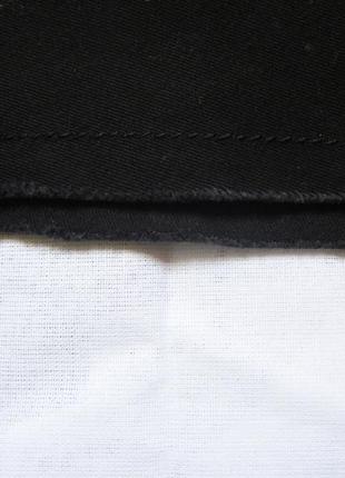 Юбка черная джинсовая с ярким принтом maui wowie4 фото