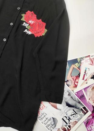 Рубашка черная оверсайз удлиненная с розой от бренда fb sisters s2 фото