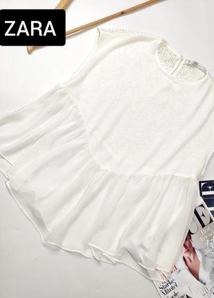 Блуза жіноча білого кольору вільного крою з мереживною спиною від бренду zara s