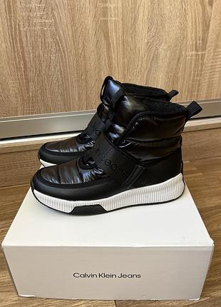 Дутики calvin clein 38р
