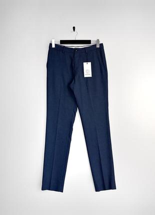 Zara брюки у синьому кольорі. мають підзавужену штанку.