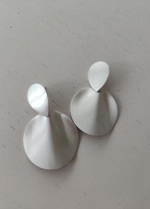 Стильні об'ємні сережки срібло пластини parfois3 фото