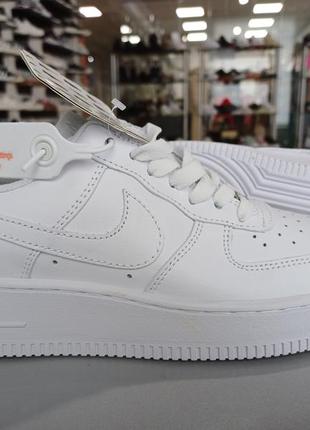 Женские кроссовки