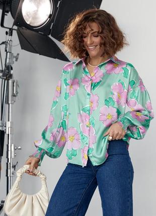 Шелковая блуза на пуговицах с узором в цветы8 фото
