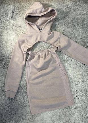 Платье prettylittlething худи