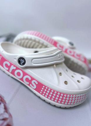 Женские кроксы сабо crocs bayaband logo motion white лидер продаж2 фото