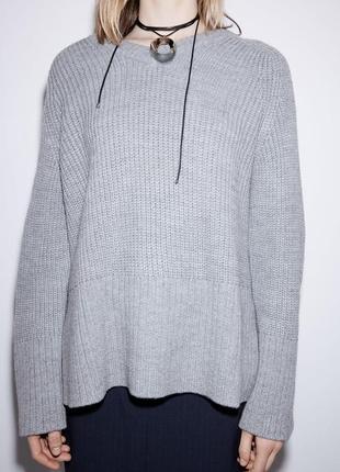 Трикотажний светр із v-подібним вирізом4 фото