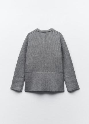 Трикотажний светр із v-подібним вирізом7 фото