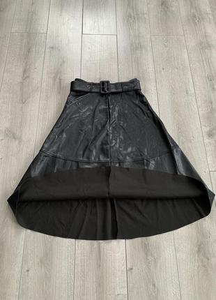 Кожаная юбка юбка миди черного цвета с поясом более скрытого дорого бренда reserved размер xs s3 фото