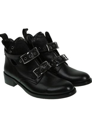 Ботинки кожаные на каблуке с вырезом пояса черные 361бz1 фото