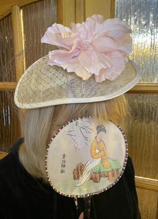Обруч у вигляді капелюшка з рожевою квіткою і вуаллю5 фото