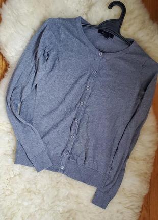 Класна кофта на гудзиках сірого кольору