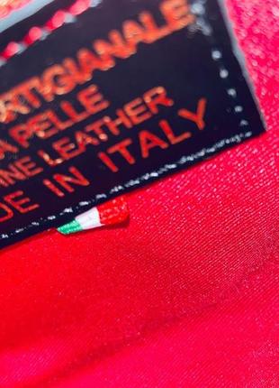 Итальянская маленькая кожаная сумка на широком ремне3 фото